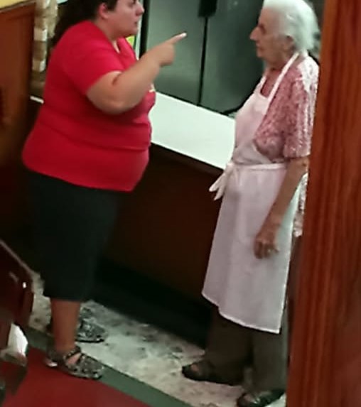 How My Grandma’s Loyal Customers Taught Entitled Tourists a Powerful Lesson in Respect